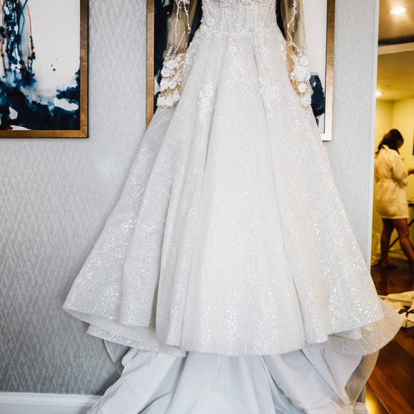 Yaniv Persy Wedding Dress - Picture 9 of 9